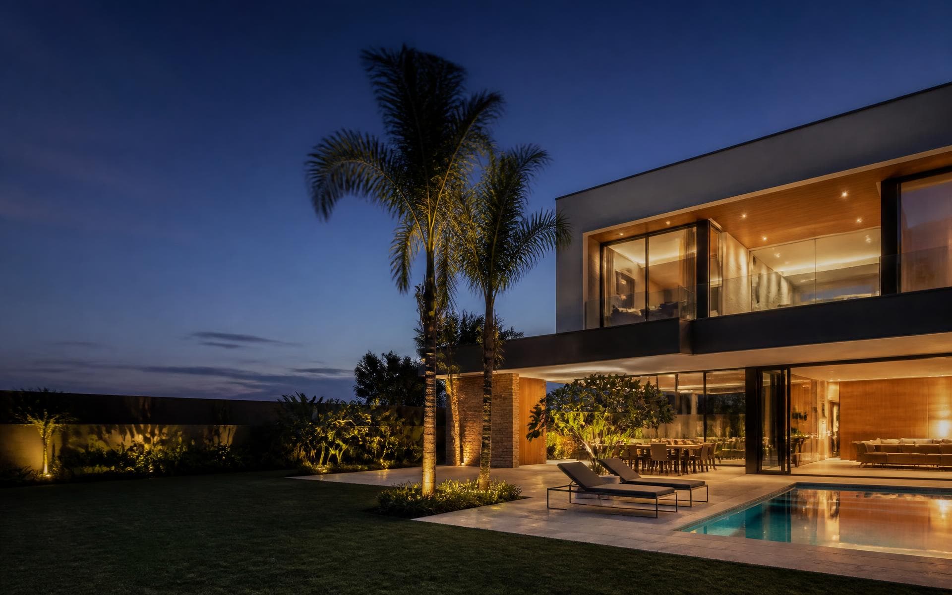 Casa de alto padrão ao entardecer